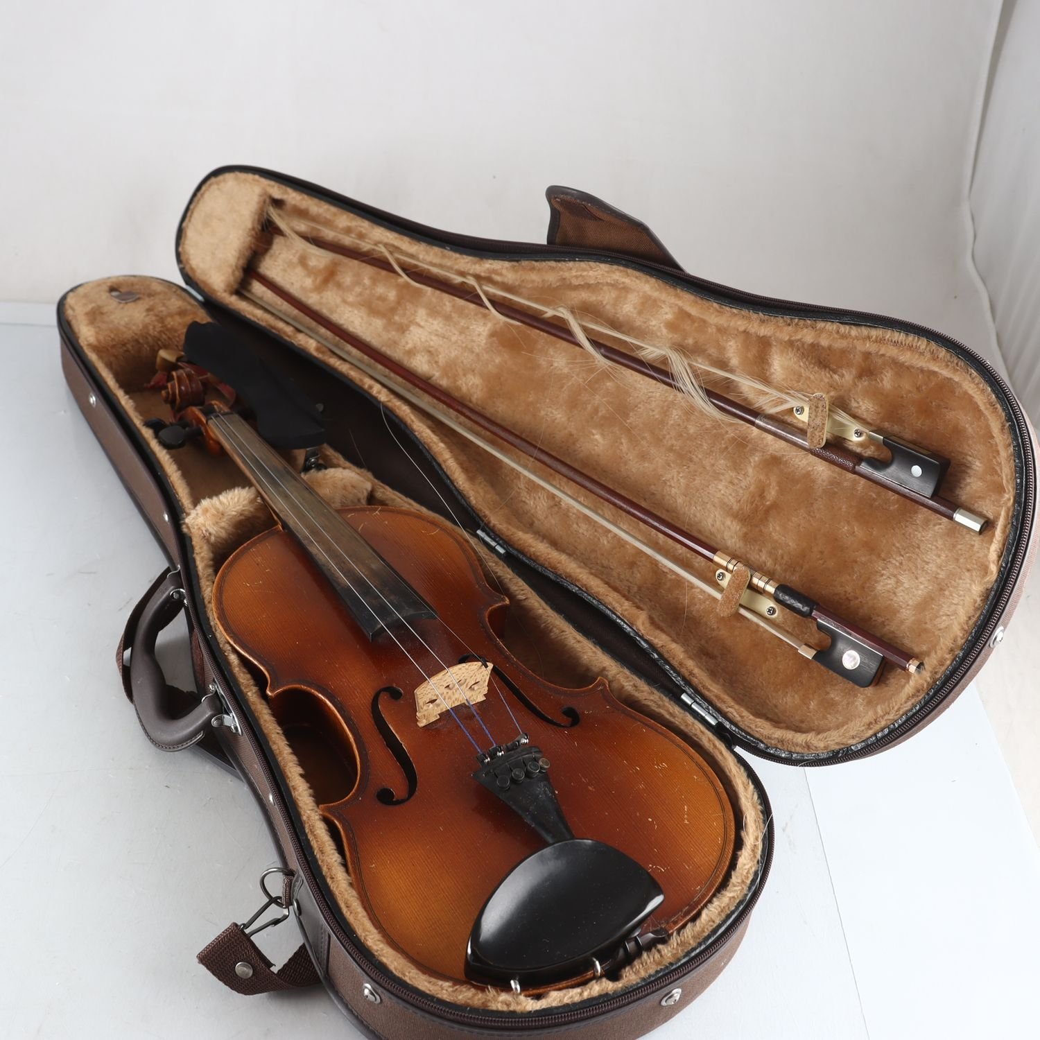 Violin. Repobjekt. Endast avhämtning.