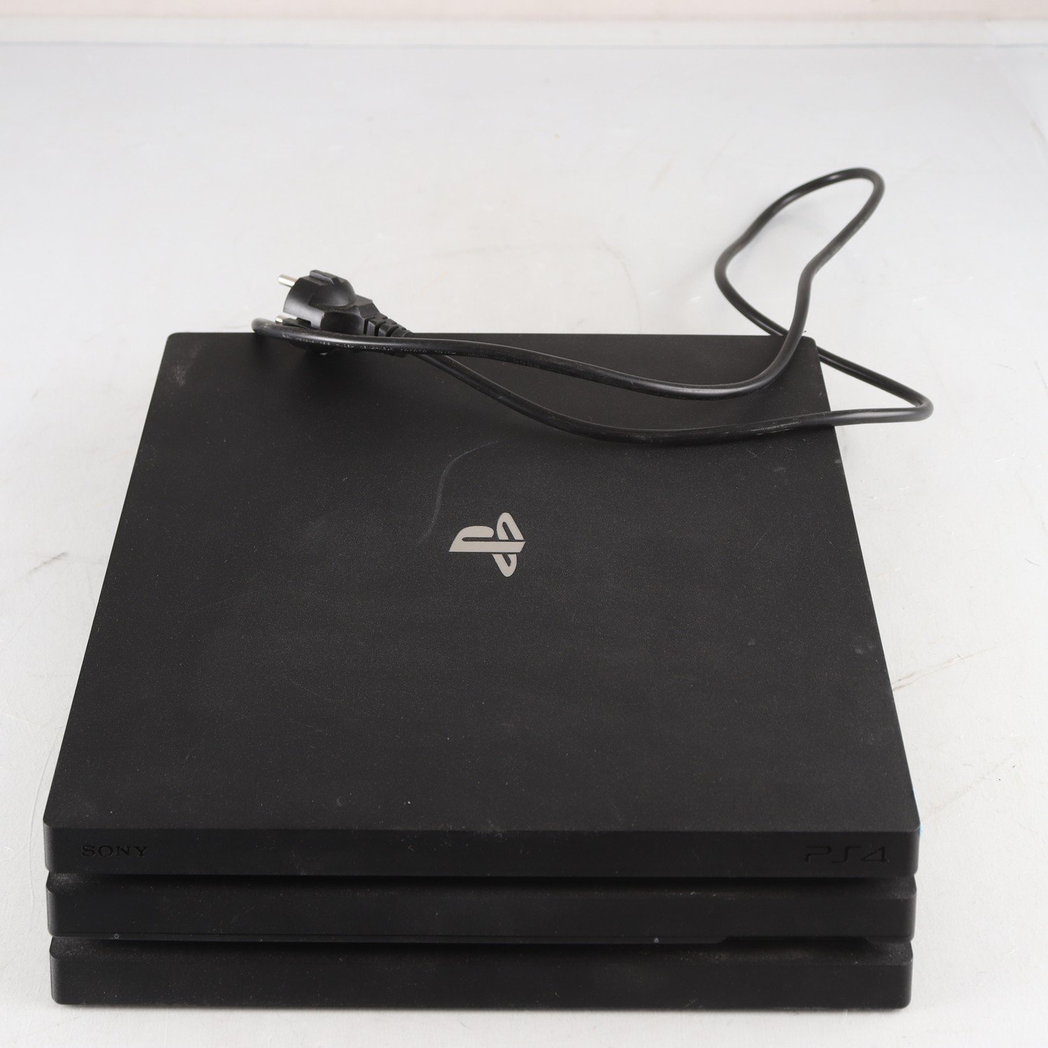 Playstation 4. Samfraktas ej.