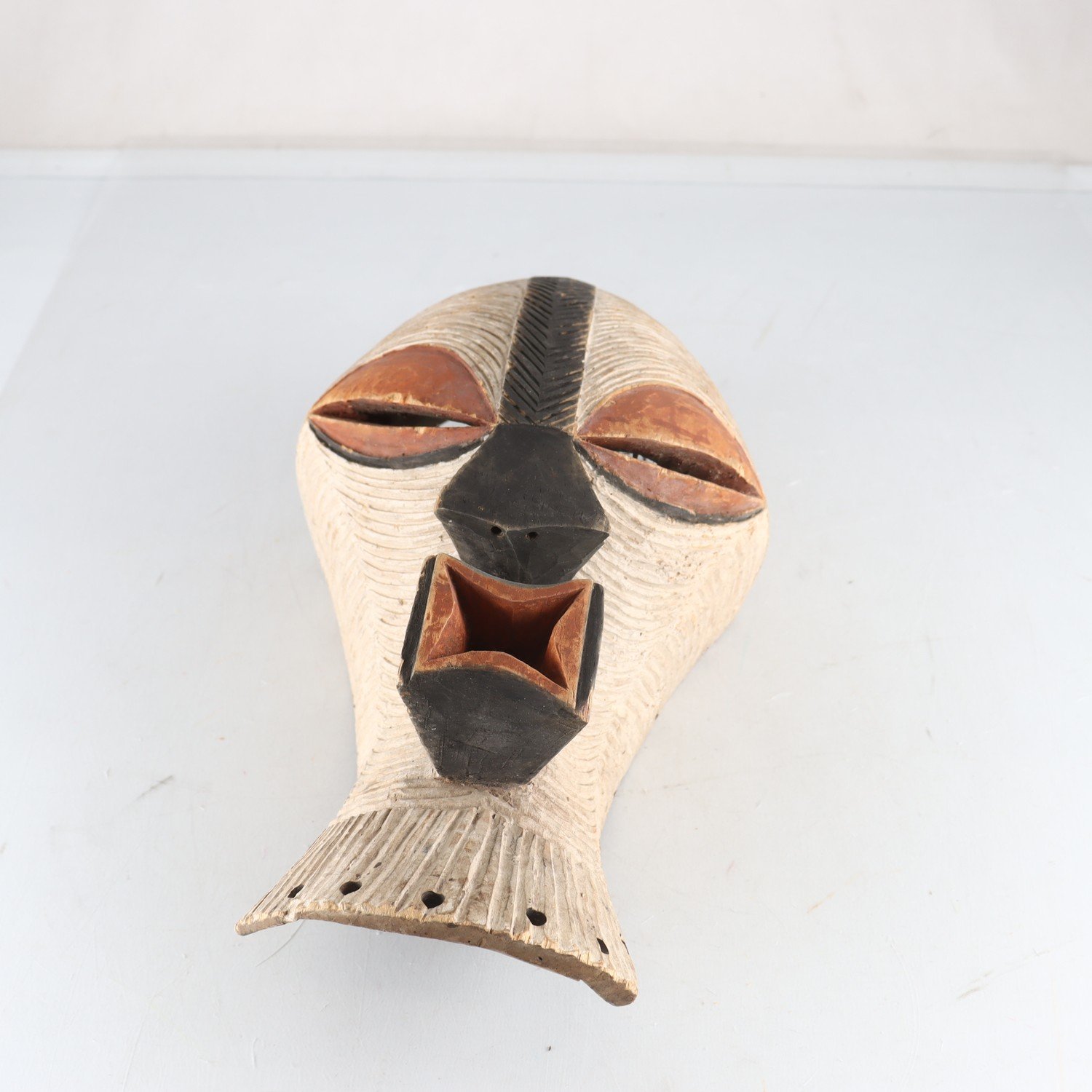 Mask, trä, Kongo. Samfraktas ej.