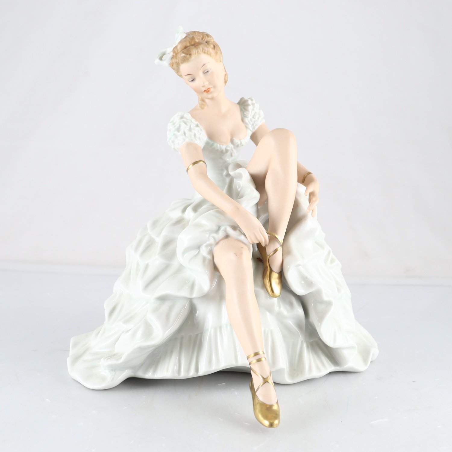 Figurin, ballerina, Wallendorf, Tyskland. Samfraktas ej.