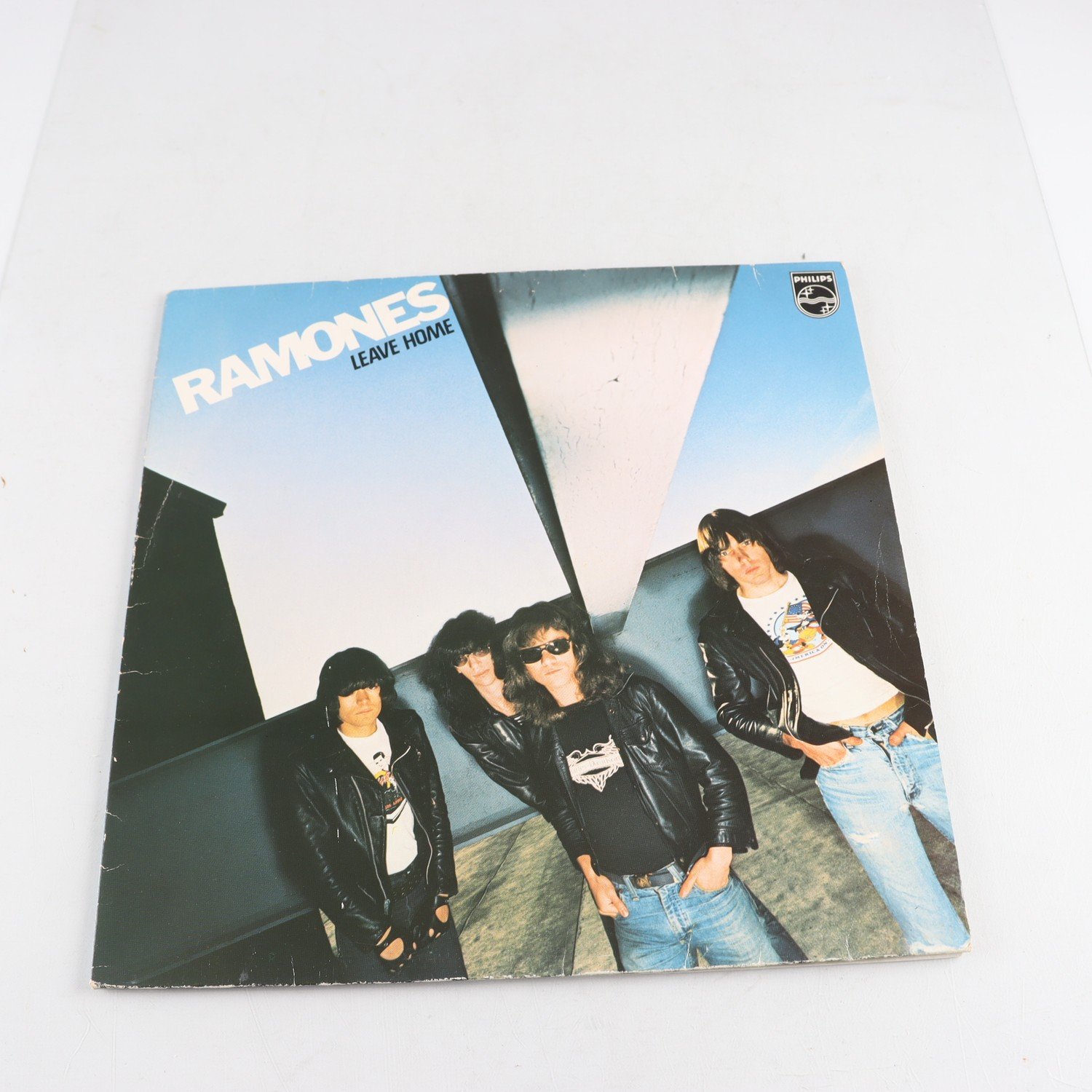 LP Ramones, Leave Home