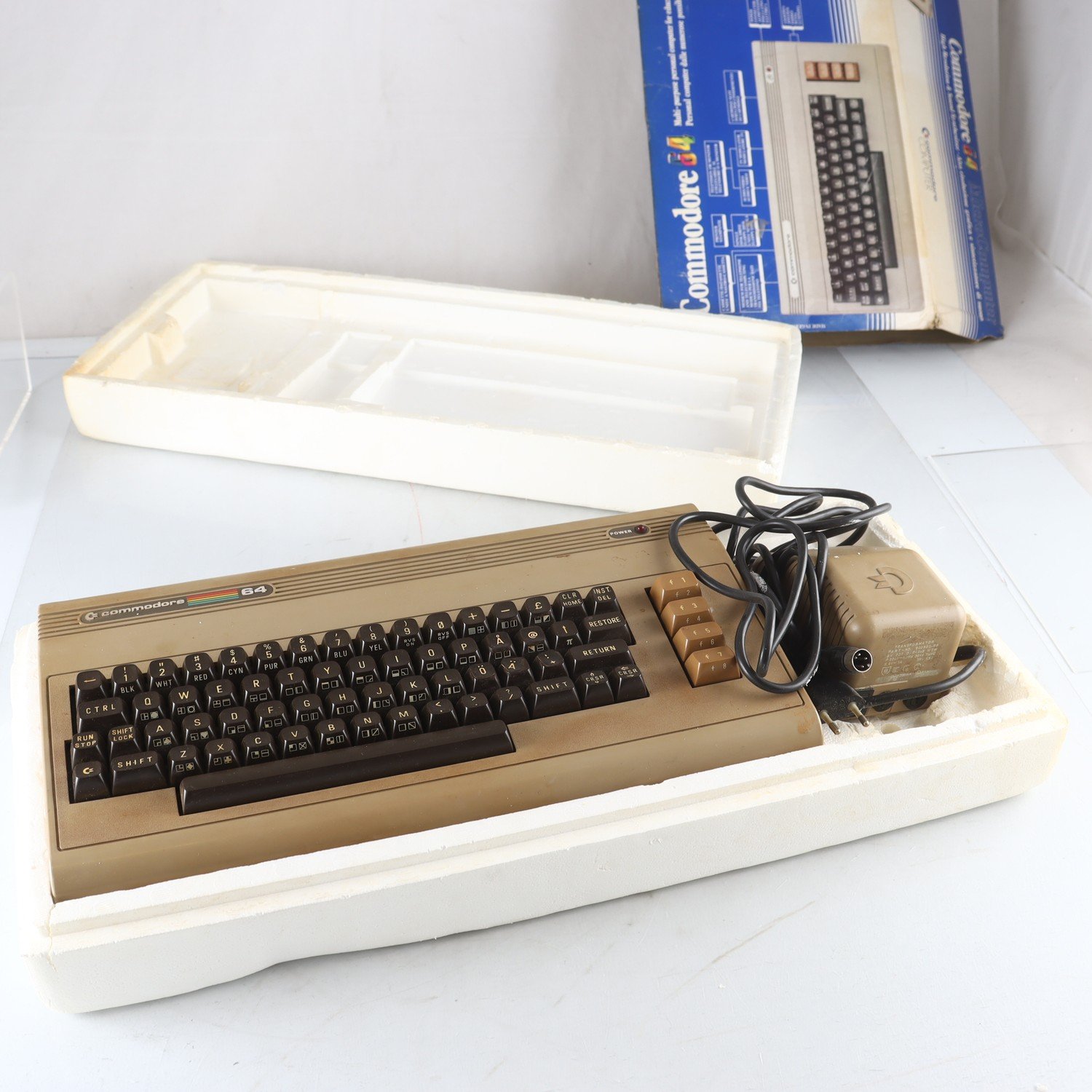 Dator, Commodore 64. Endast avhämtning.