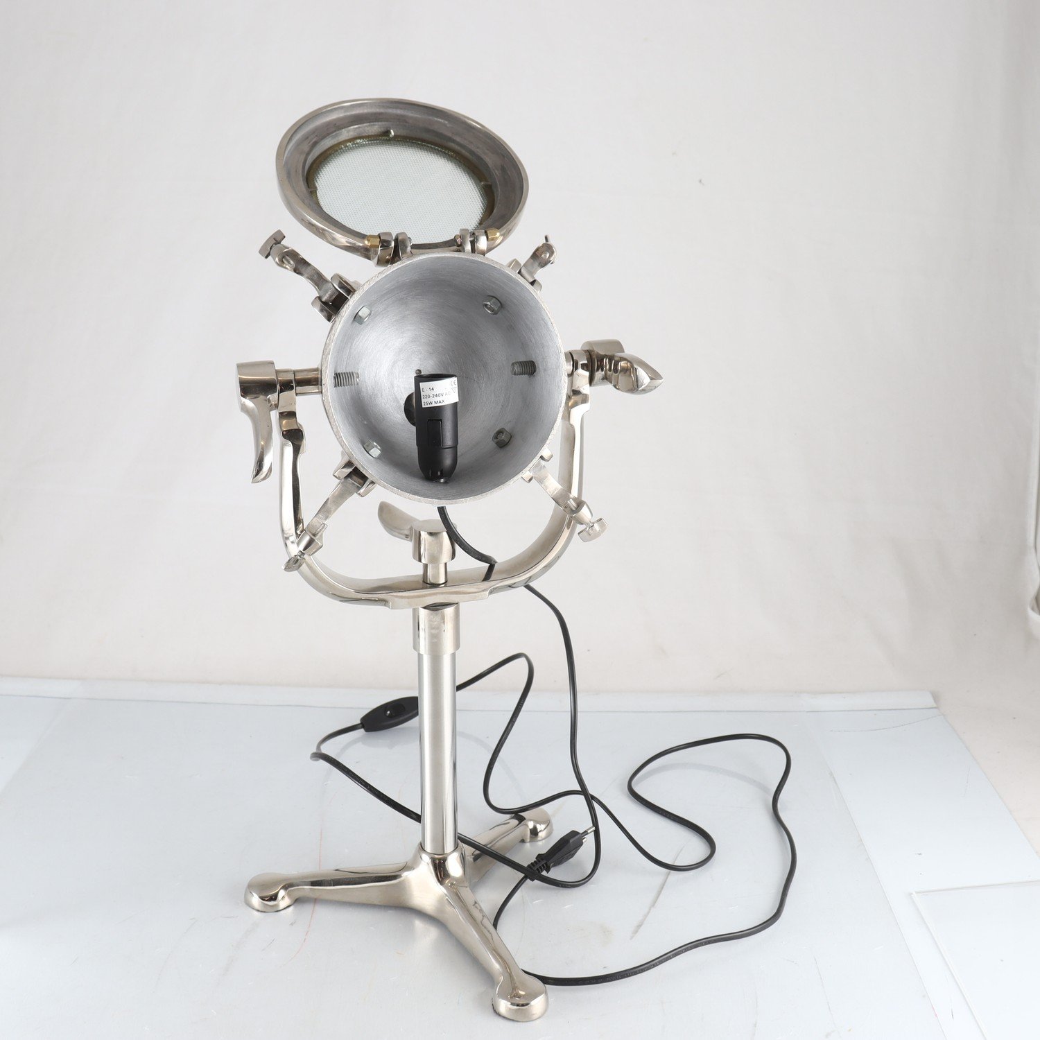 Bordslampa, Metall. Endast avhämtning.