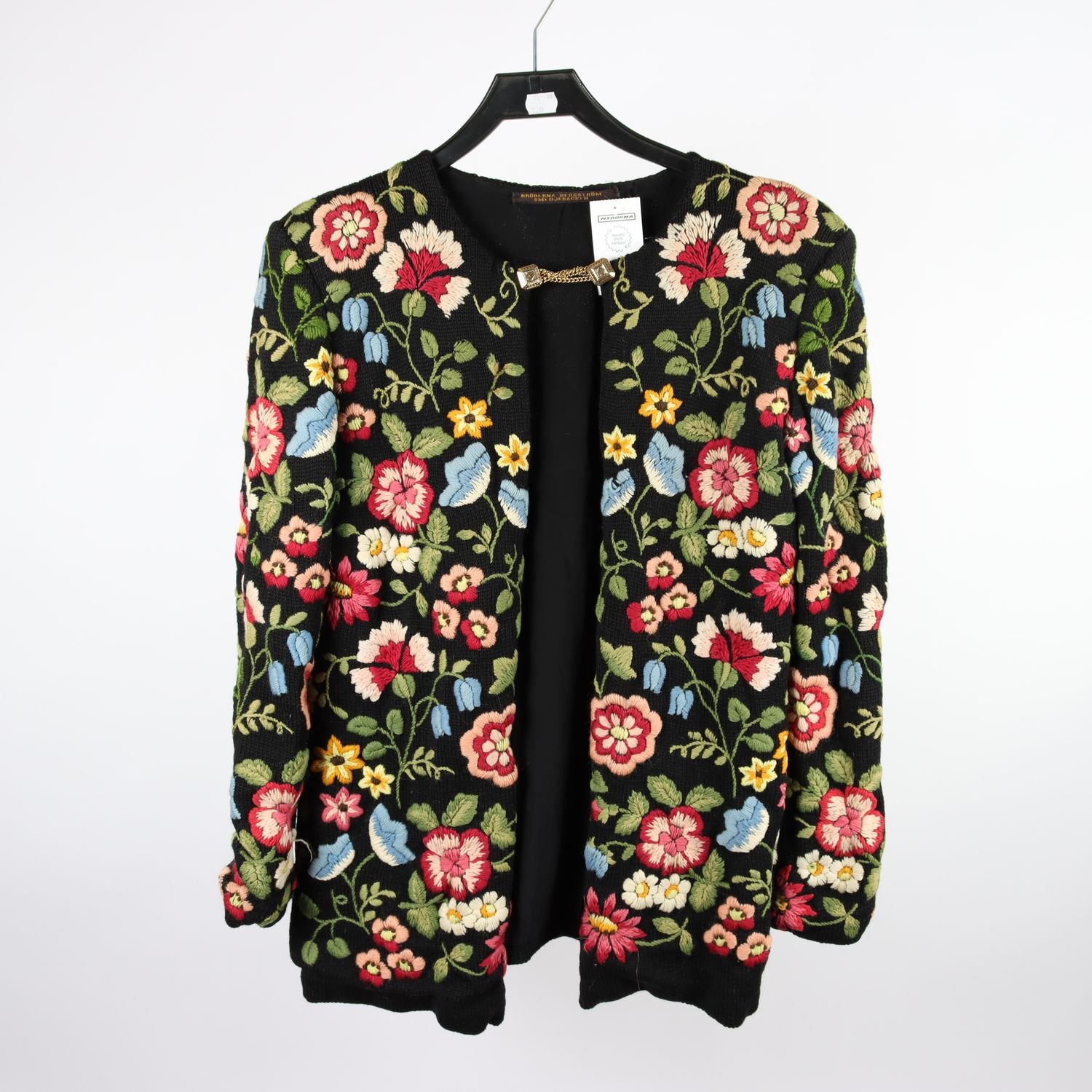 Kofta, Bröderna Bergström Smedjebacken, svart, broderad, blommig. stl. ca. XS/S