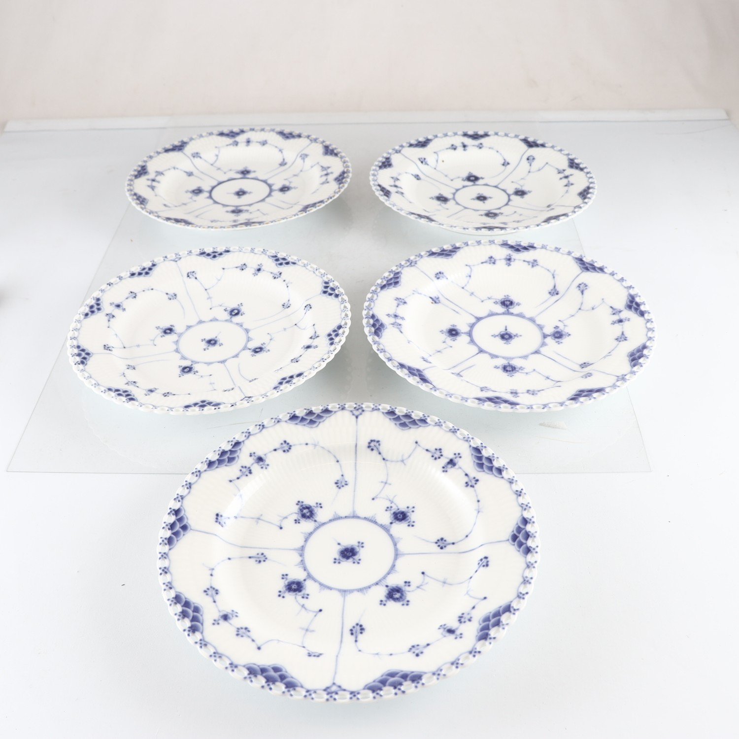 Tallrikar, Musselmalet, helblond, Royal Copenhagen, 5 st. Samfraktas ej.