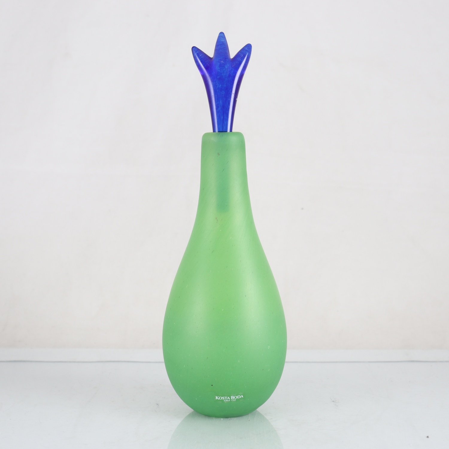 Karaff, Gunnel Sahlin, artist coll, Kosta Boda, signerad