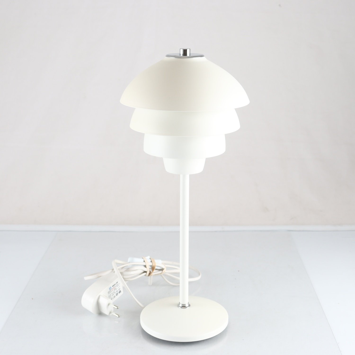 Fönsterlampa, ”Valencia” Belid, pulverlakerat stål. Samfraktas ej.