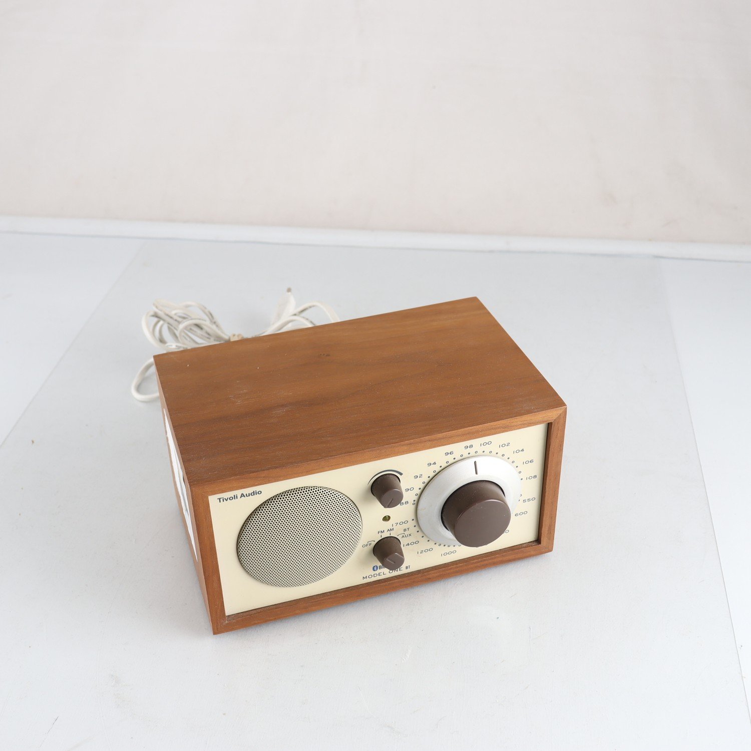 Radio, model One, Tivoli Audio, Bluetooth