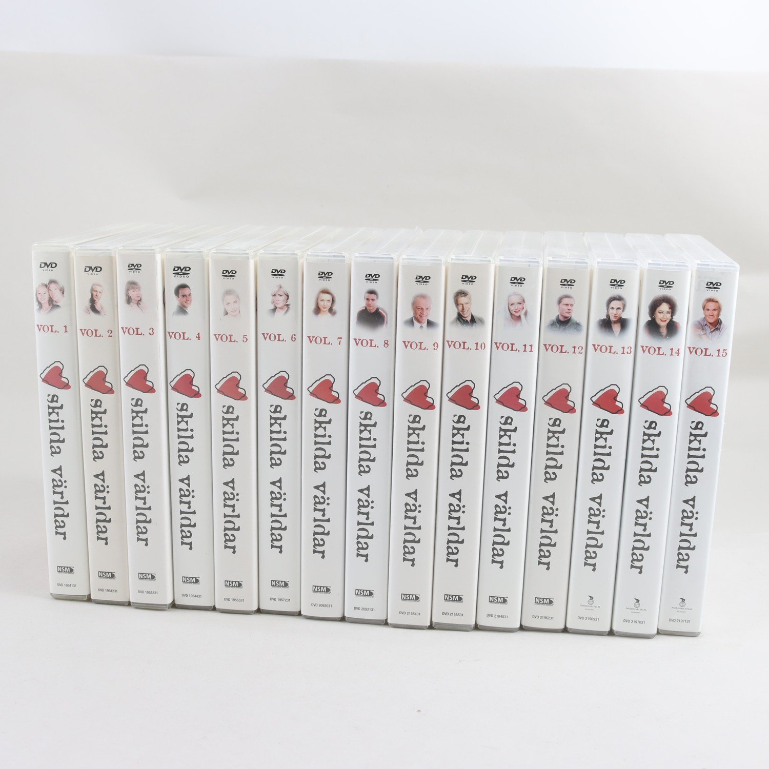 DVD-boxar, Skilda världar, säsong 1-15. Samfraktas ej.
