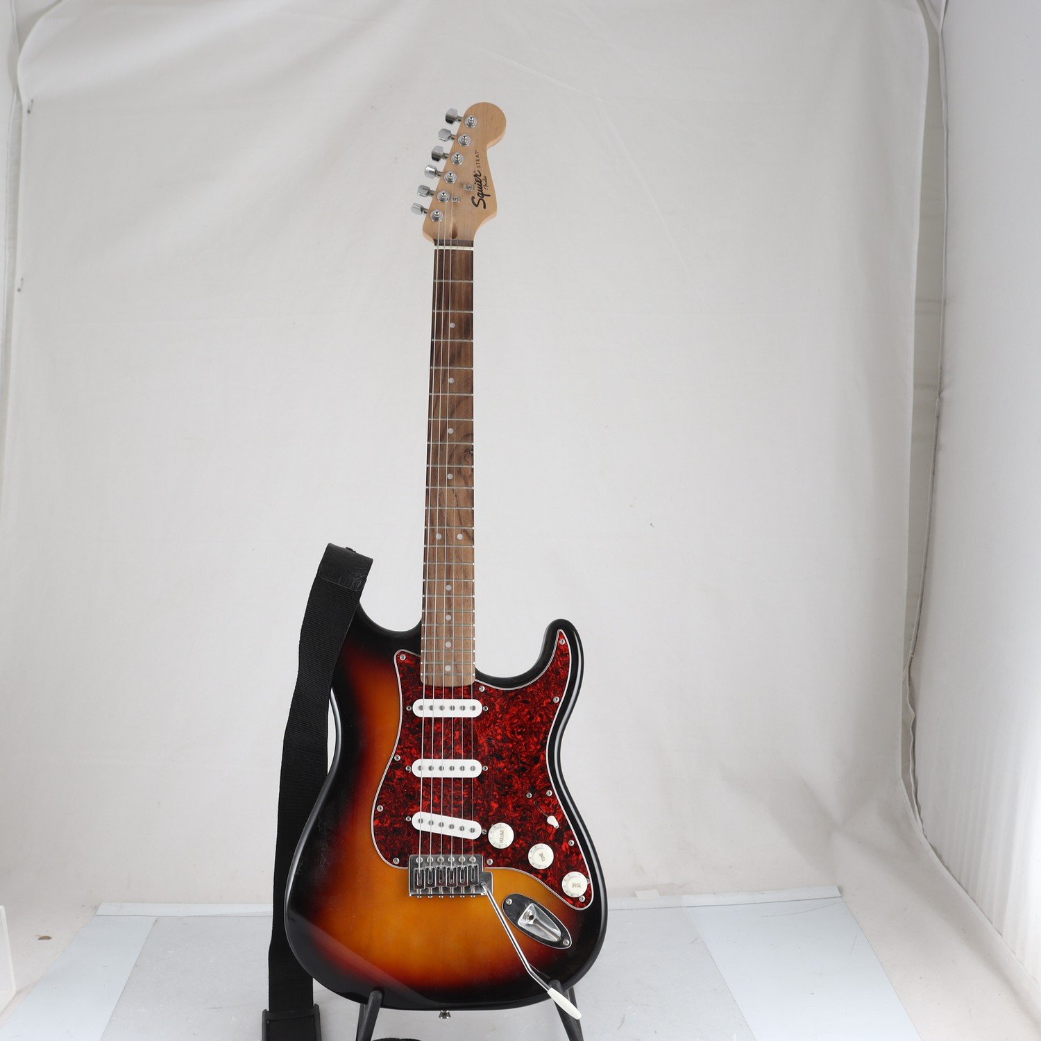 Elgitarr, Squier By Fender. Endast avhämtning.