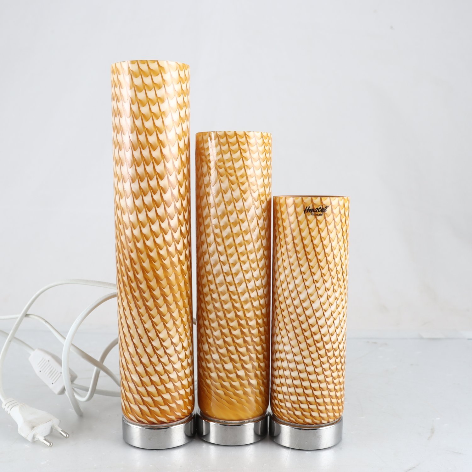 Lampa, Herstal Tube Trio. Samfraktas ej.
