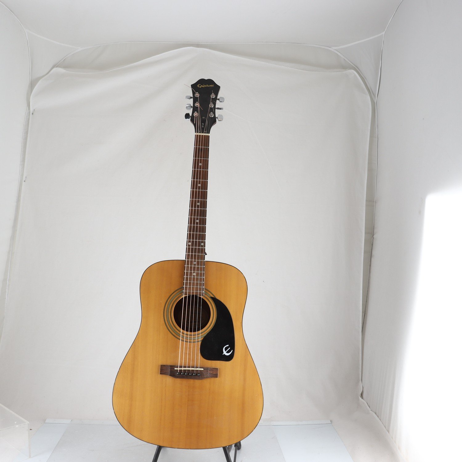 Akustisk gitarr, Epiphone. Endast avhämtning.