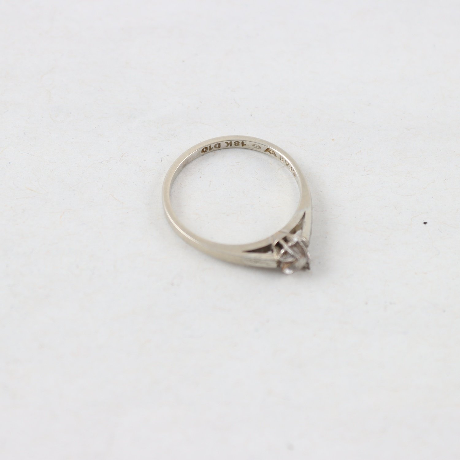Ring, Vitt Guld 18k, Sten, Brv: 2,1g