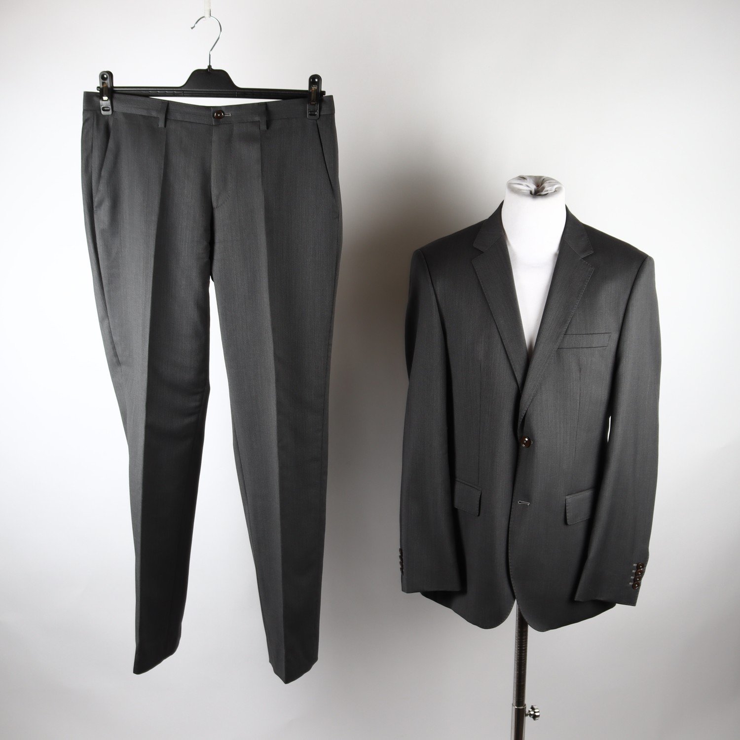 Kostym, Hugo Boss, grå, stl. 48