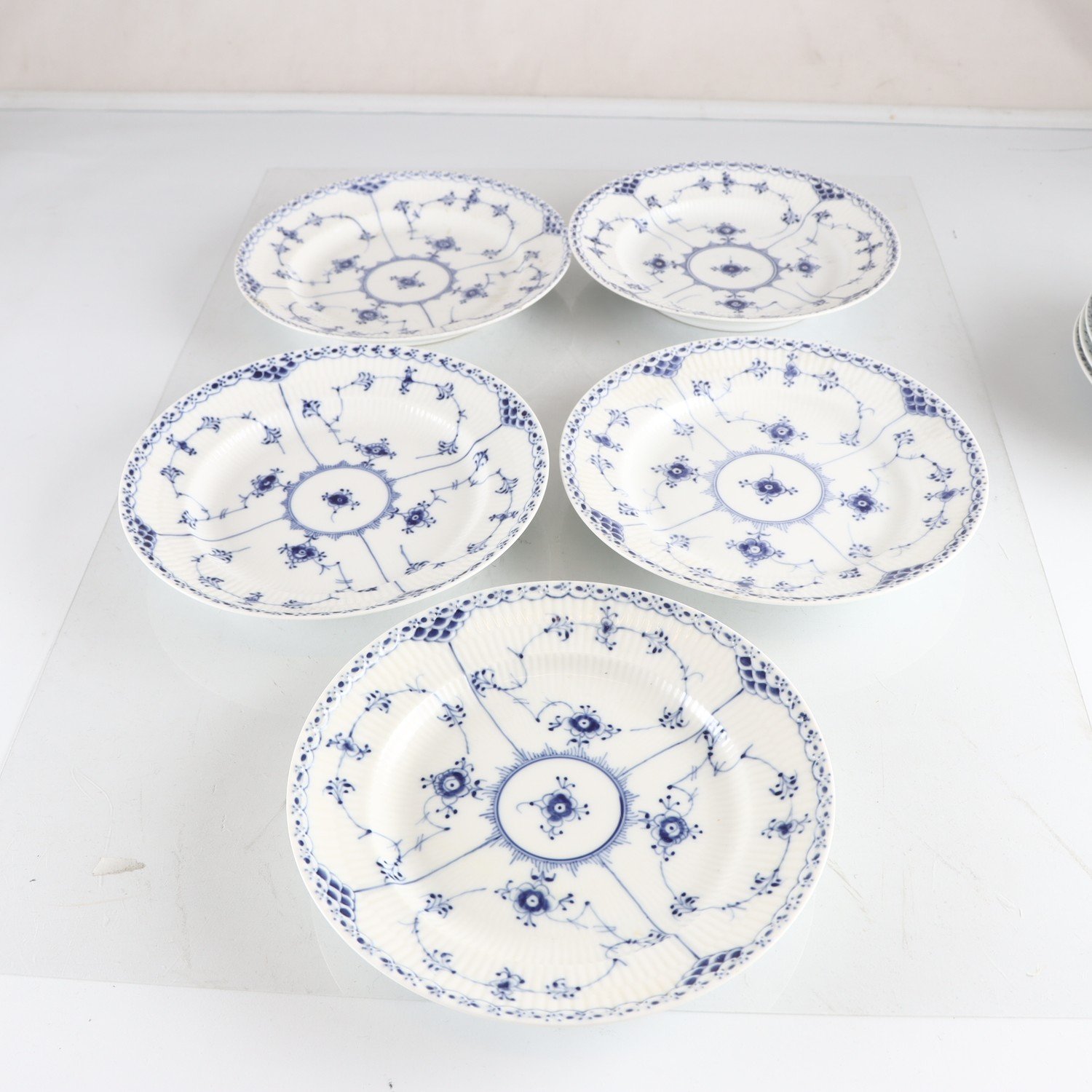 Assietter, Musselmalet, halvblond, Royal Copenhagen, 5st. Samfraktas ej.