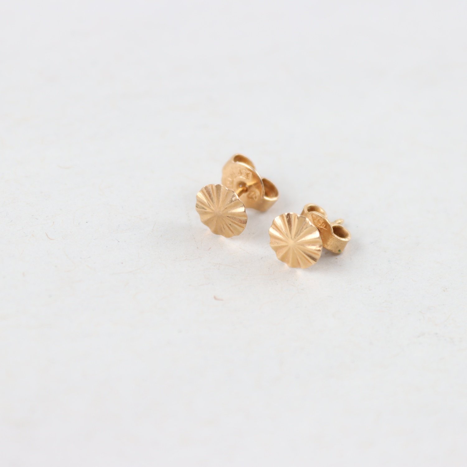 Örhängen, Guld 18k, Vikt: 0,6g