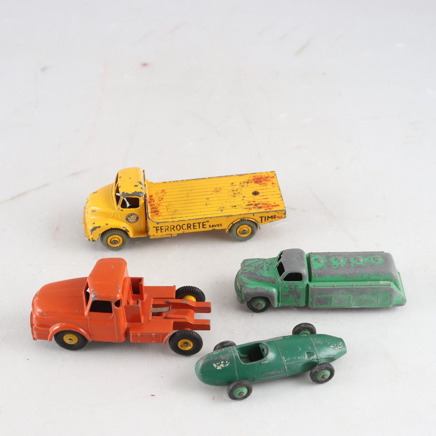 Bilar, Dinky toys, 4st.