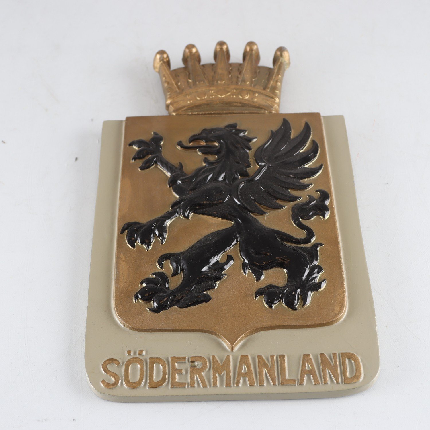 Landskapssköld, metall, Södermanland