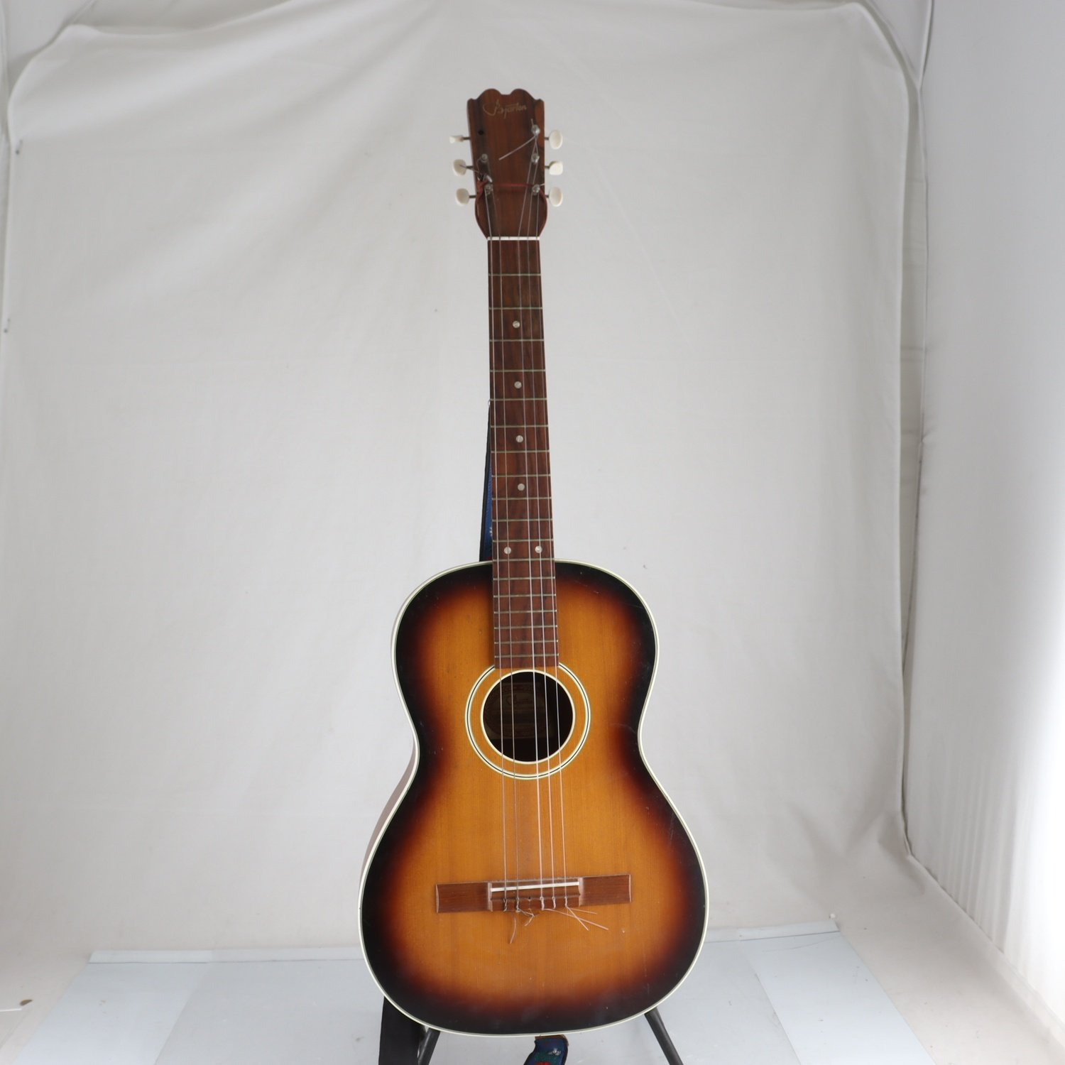 Akustisk gitarr, Bjärton. Endast avhämtning.