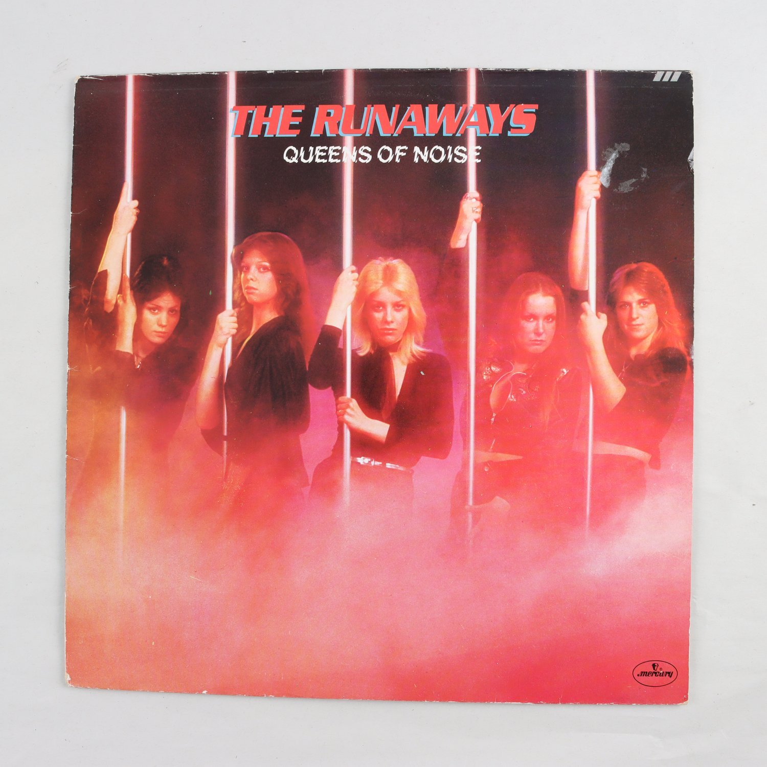 LP The Runaways, Queens Of Noise