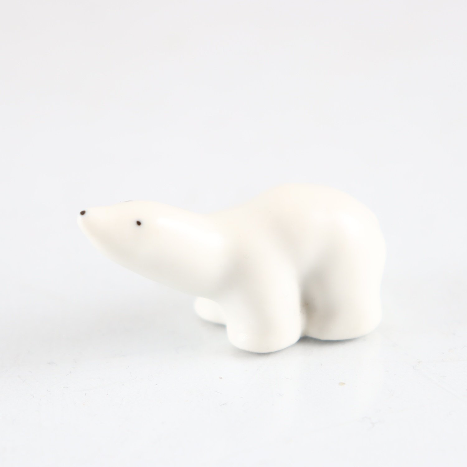 Miniatyrfigurin, isbjörn, Raili Eerola, signerad Arabia