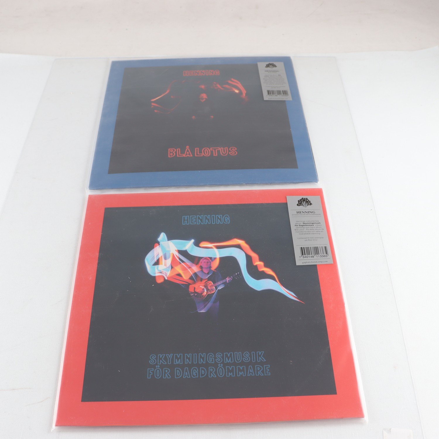 LP Henning, 2 titlar