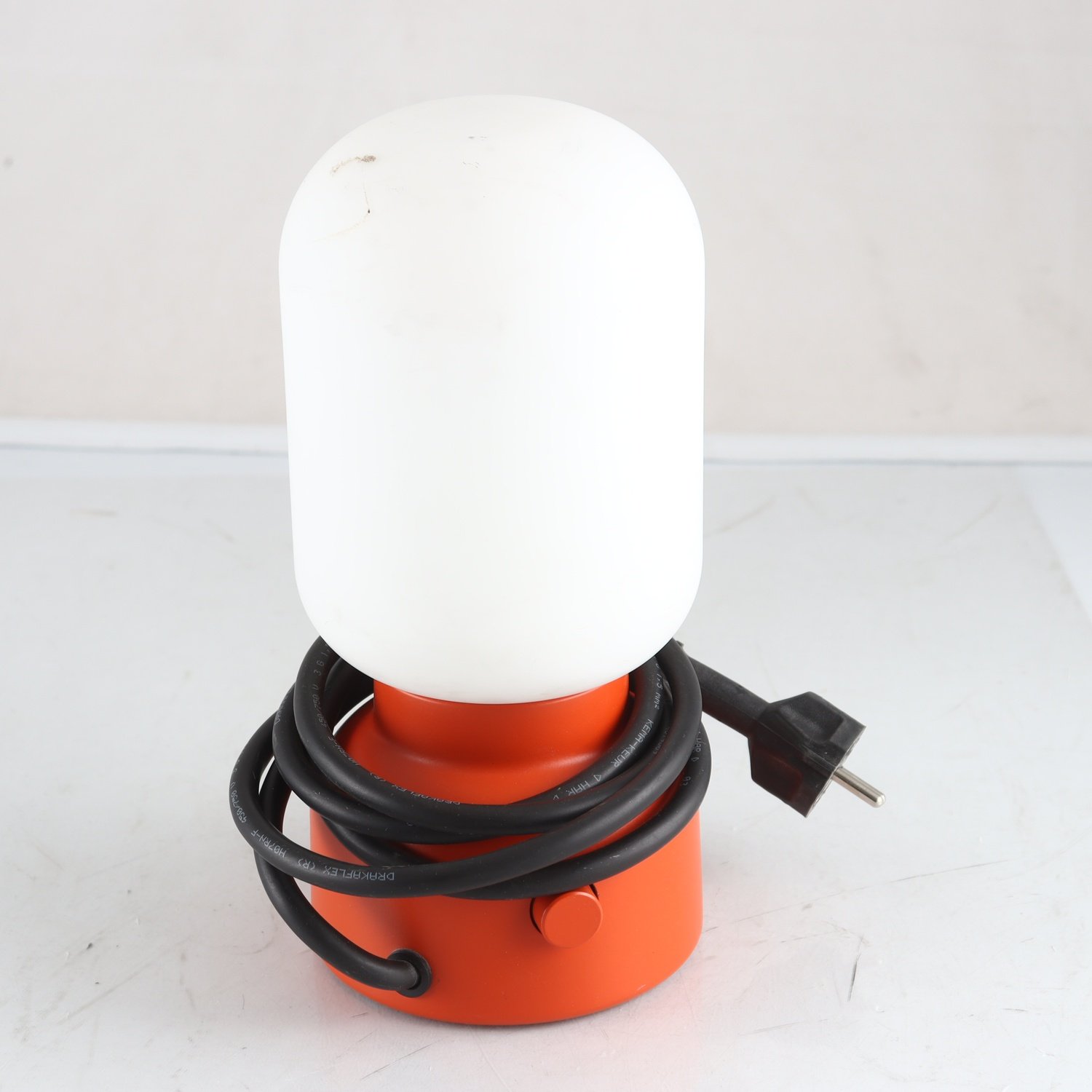 Lampa, Atelje Lyktan. Samfraktas ej.