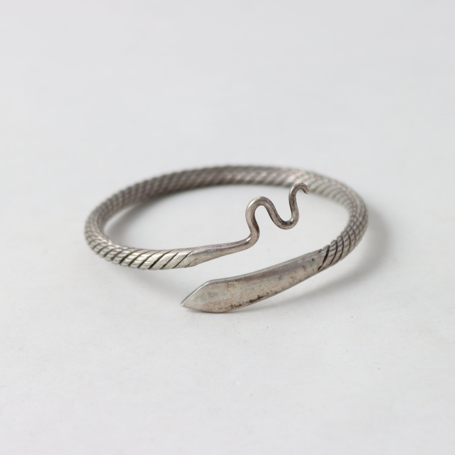 Armring, Silver, Vikt: 30,5 g.