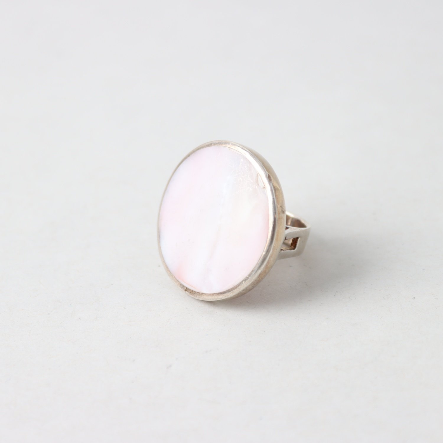 Ring, silver 925, ljusrosa sten, brv: 17,0 g.