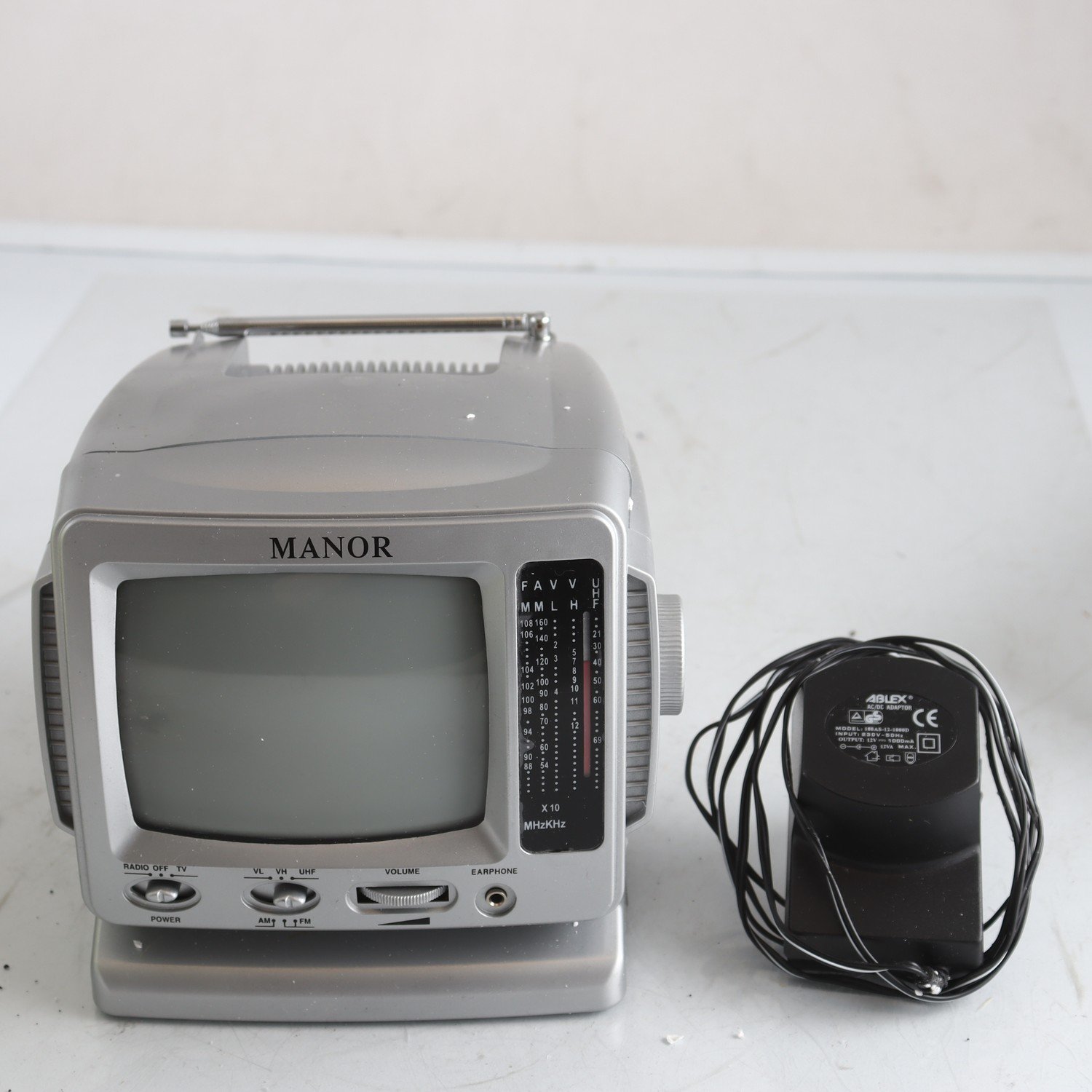 TV, Manor, Portabel. Samfraktas ej.