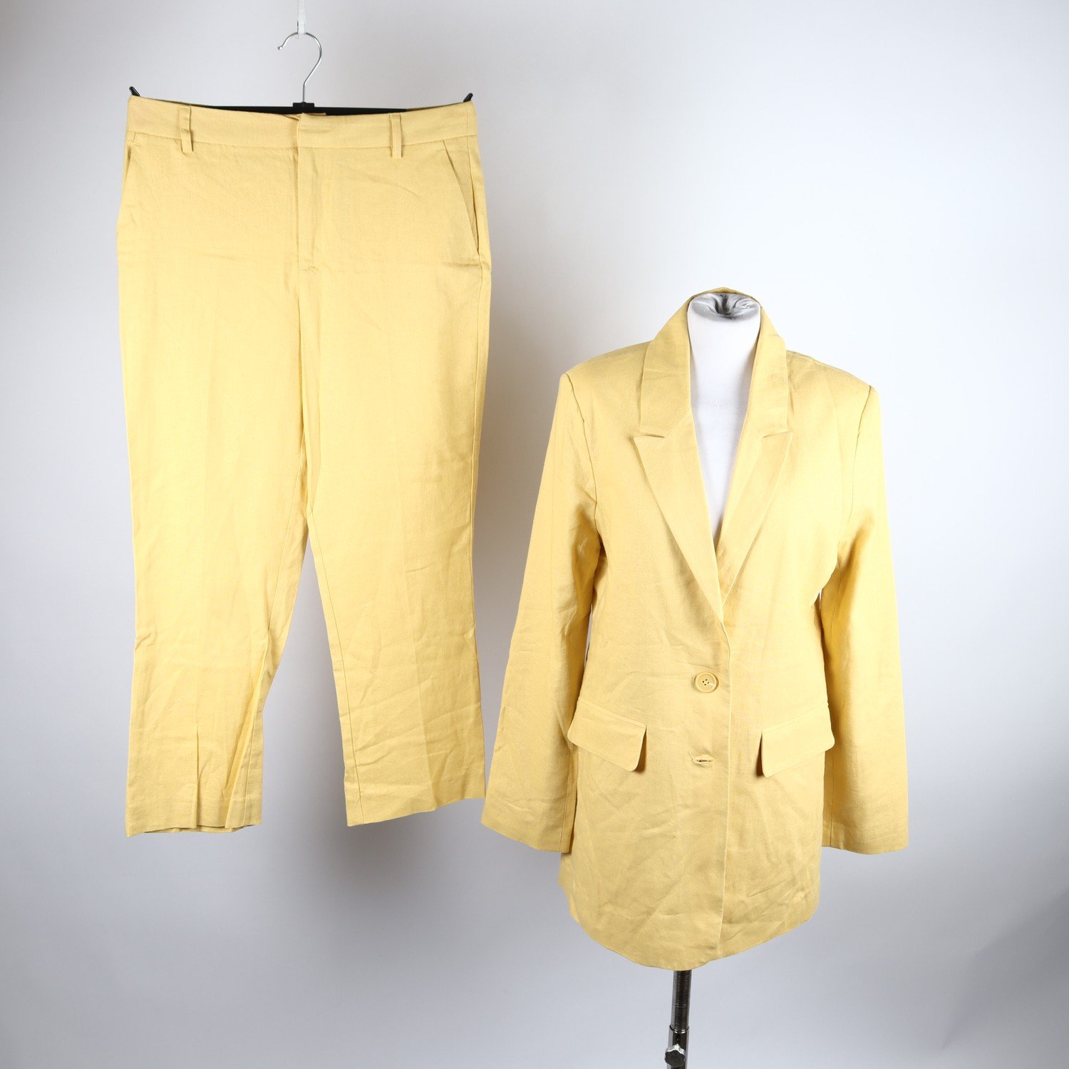 Kostym, Gina Tricot, senapsgul, stl. 38