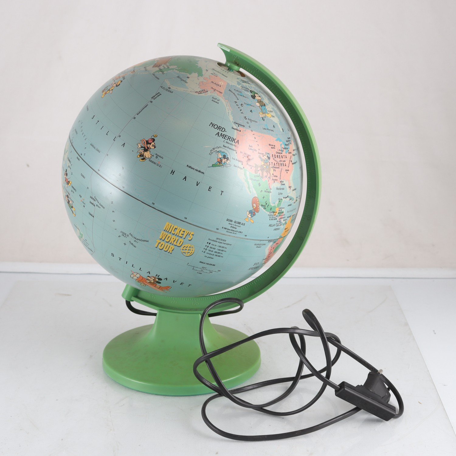 Jordglob, Mickey´s World Tour. Samfraktas ej.