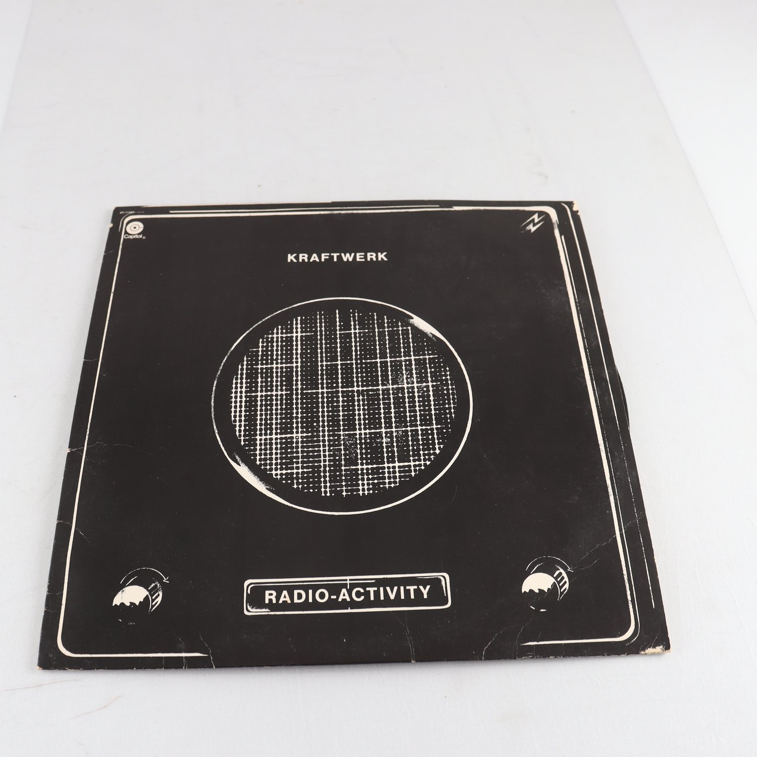 LP Kraftwerk, Radio-Activity