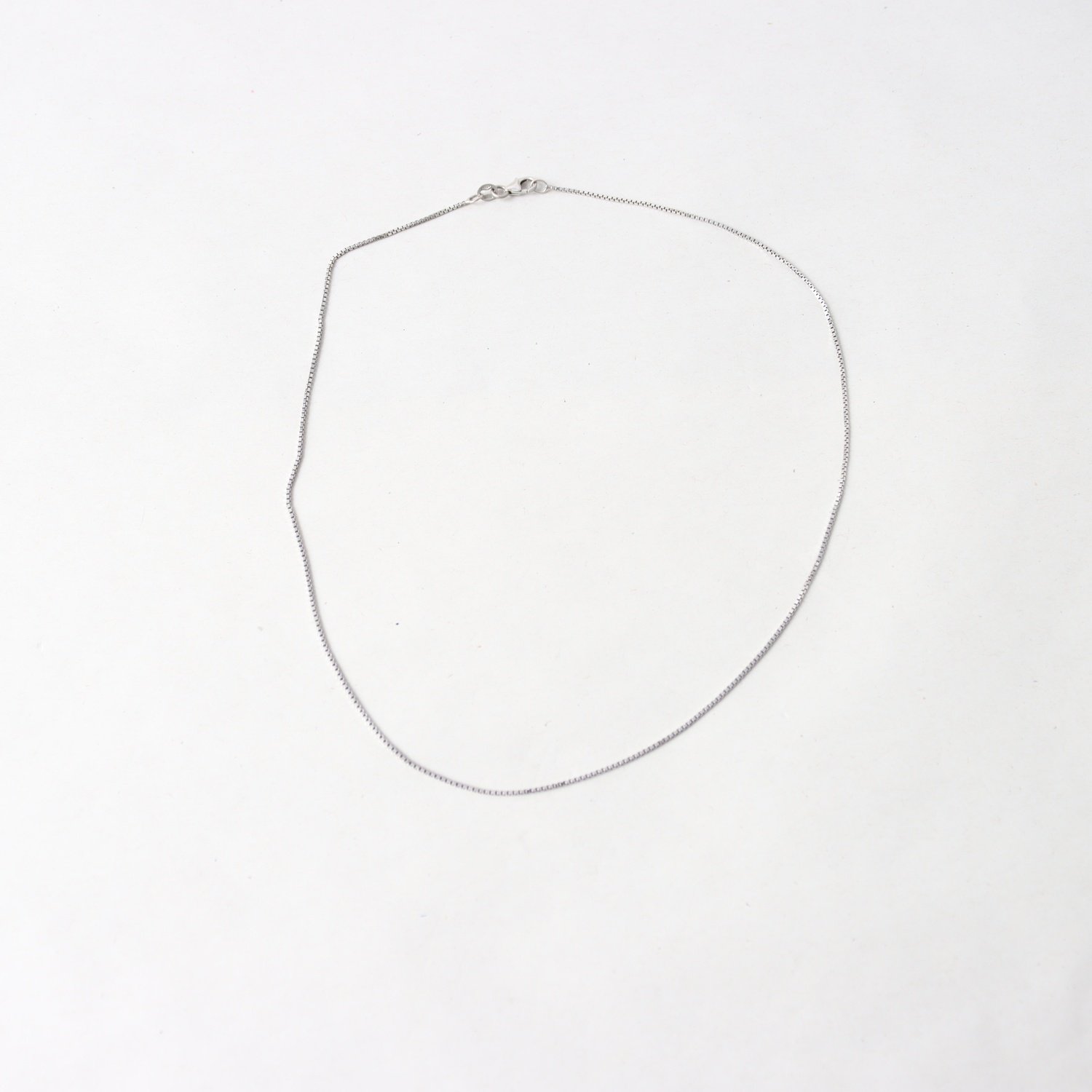 Halsband, Vitt Guld, 8K, Vikt: 2,6 g.