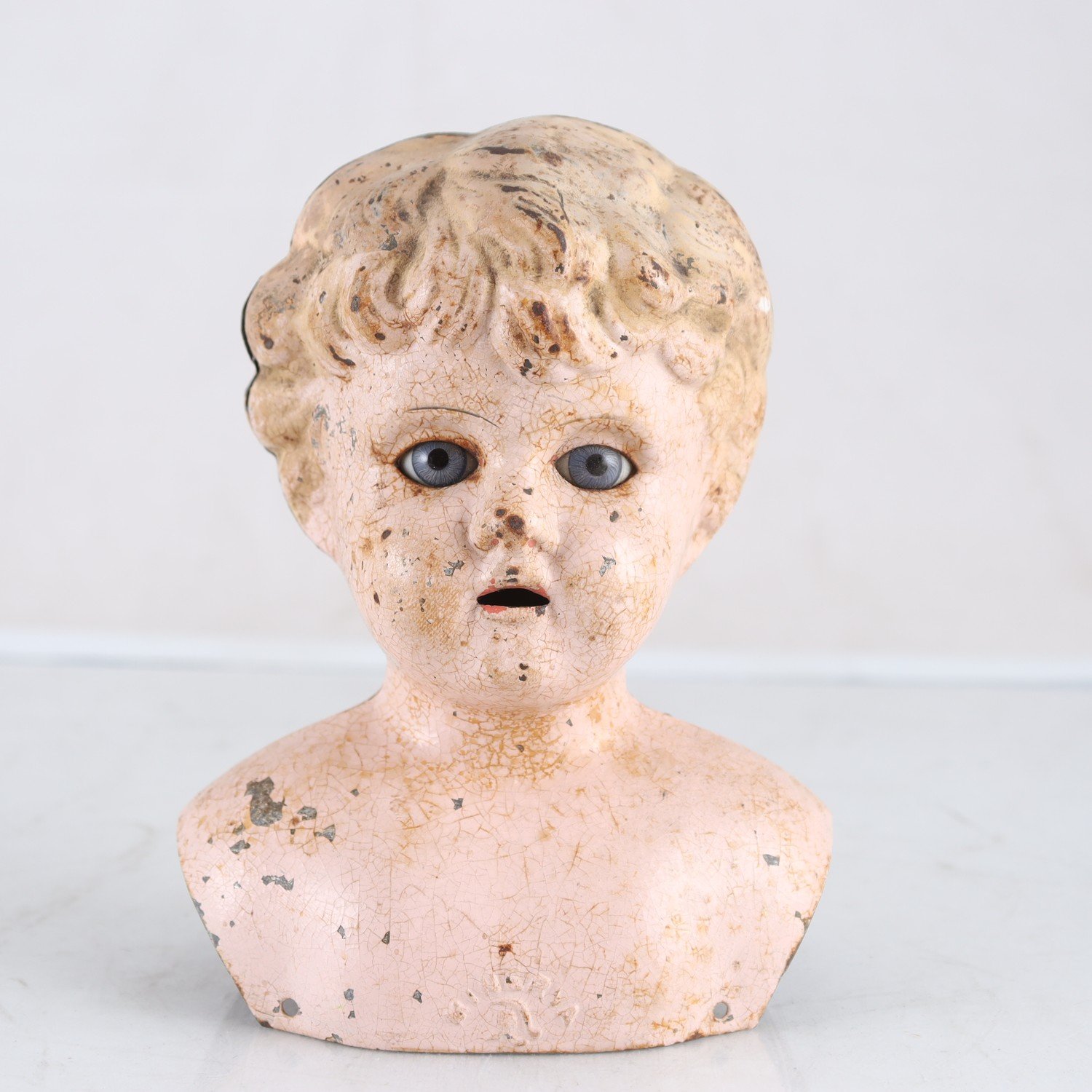 Dockhuvud, Minerva, 1800-tal, i plåt. Samfraktas ej.