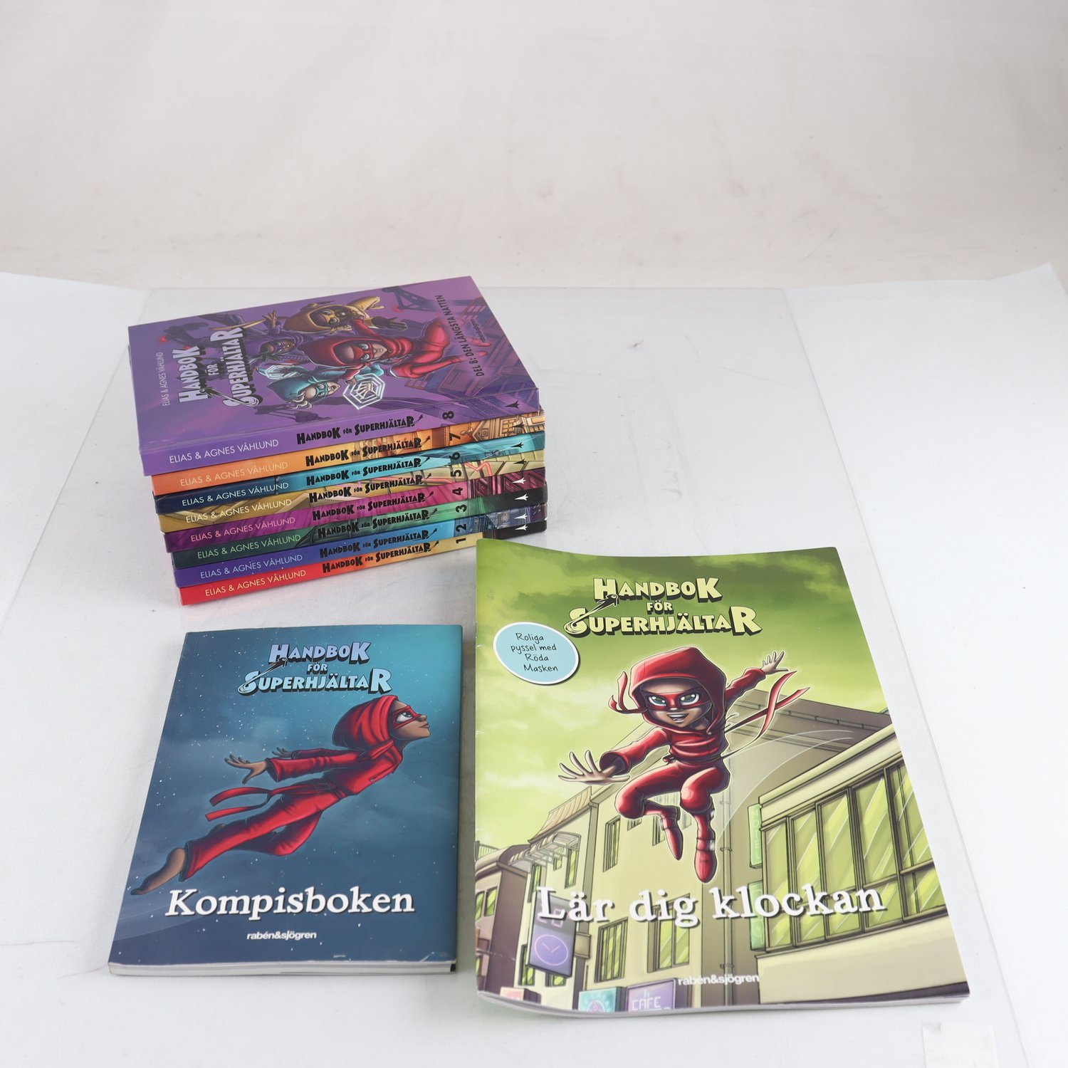 Handbok för superhjältar, Vol.1-8 + Kompisboken + Lär dig klockan