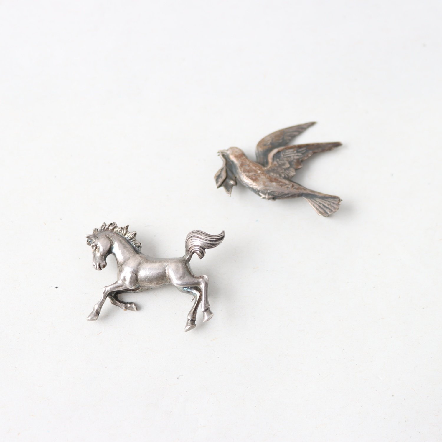 Broscher, Silver, Djur, vikt: 9,7 g