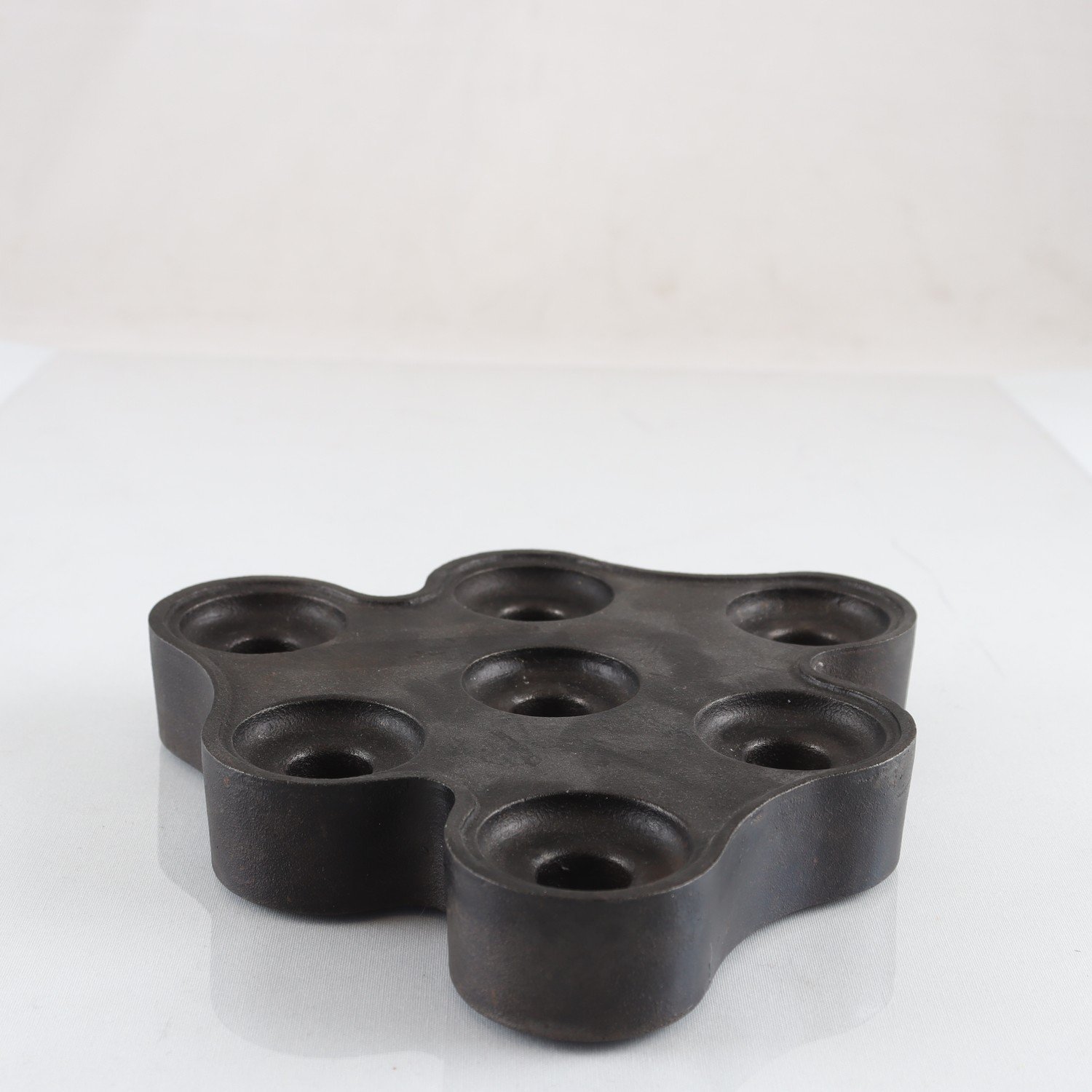 Ljusstake, gjutjärn, Design Duoform. Samfraktas ej.