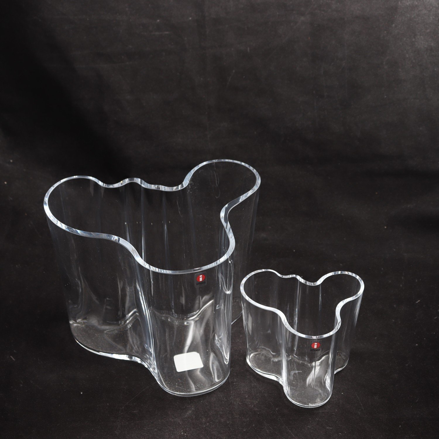 Vas, Iittala, ”Savoy”, Alvar Alto, Stämpelsignerad, 2 st. Samfraktas ej.