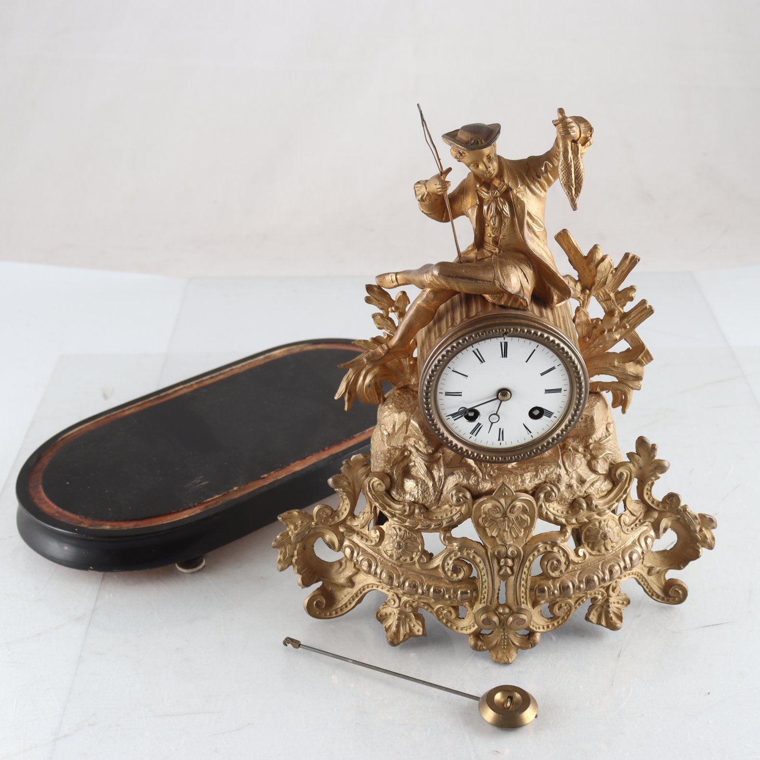 Bordspendyl, Frankrike, 1800-talets senare del. Repobjekt. Endast avgämtning.