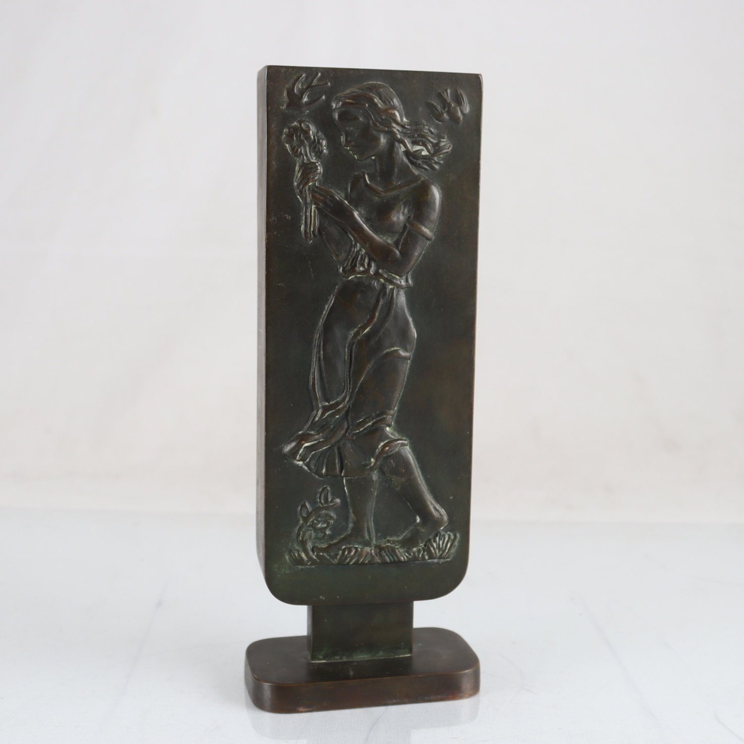 Vas, brons, Athena, Oscar Antonsson, Ystad, 1940-tal. Samfraktas ej.