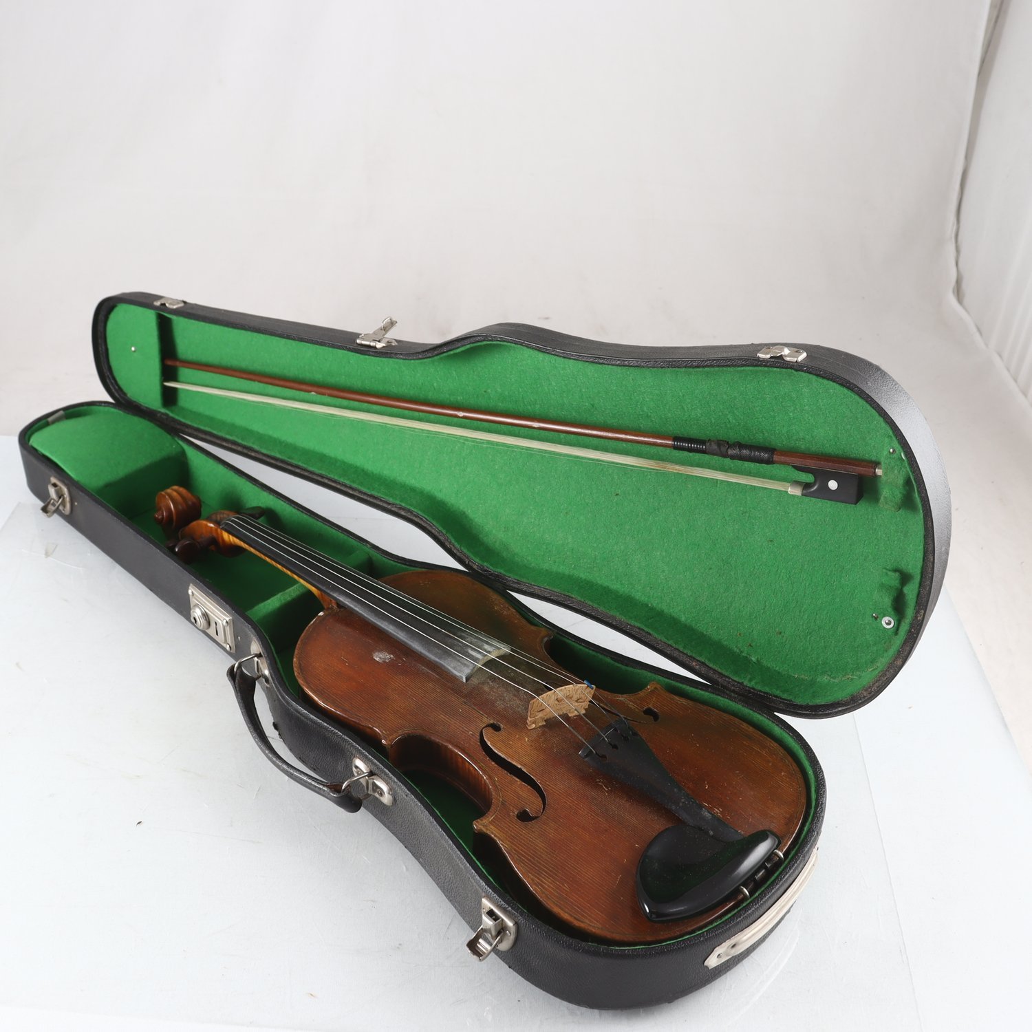 Violin. Endast avhämtning.