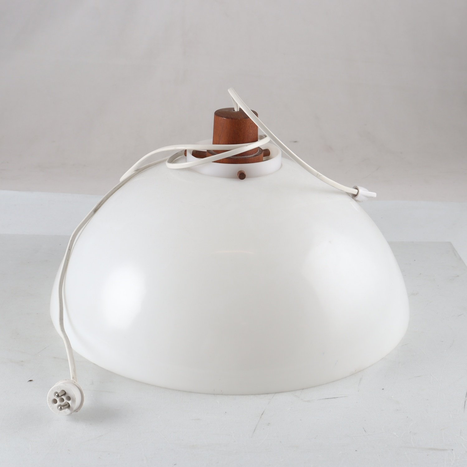 Taklampa, Plast, Teak, 1960-Tal. Endast avhämtning.