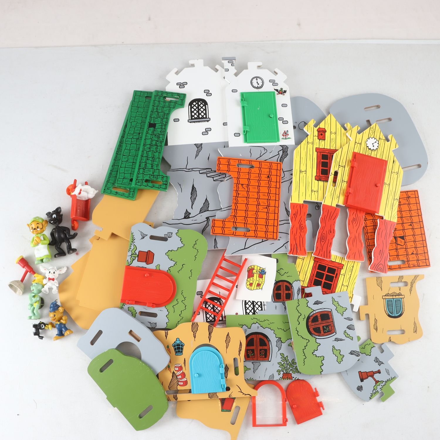 Figurer, Bamse, med huset. Samfraktas ej.