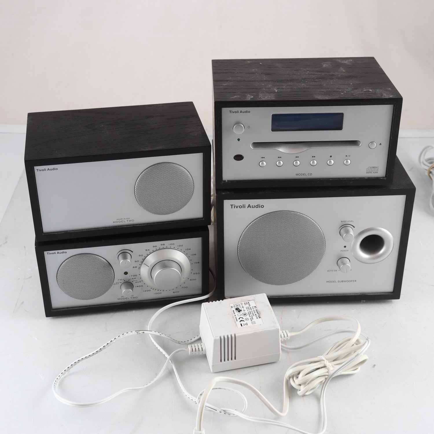 Stereo, Tivoli Audio. Endast avhämtning.