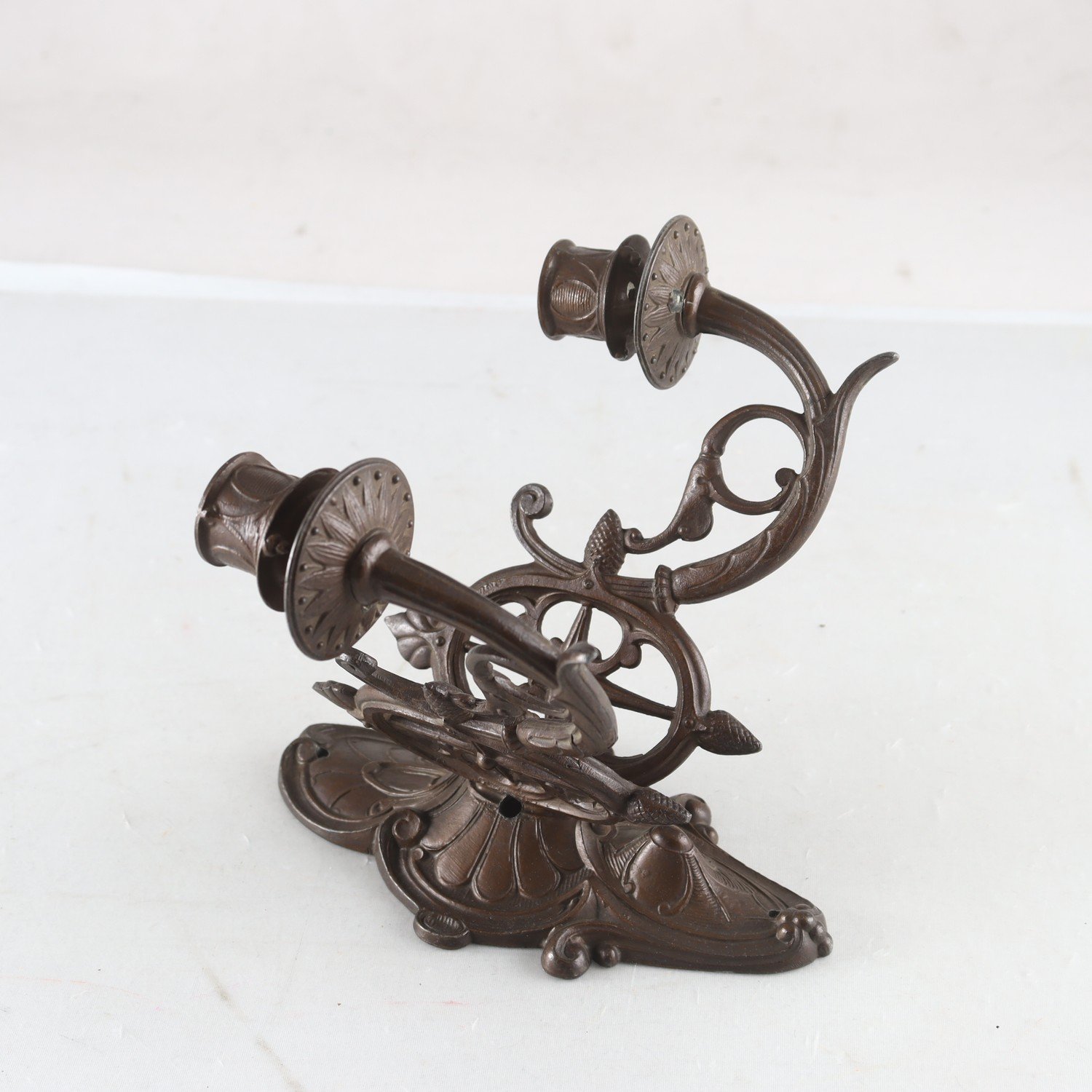 Väggljusstake, metall, jugend, (1890-1920). Samfraktas ej