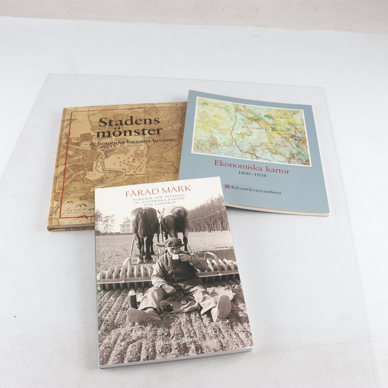 Bokpaket med 3 volymer om historiska kartor