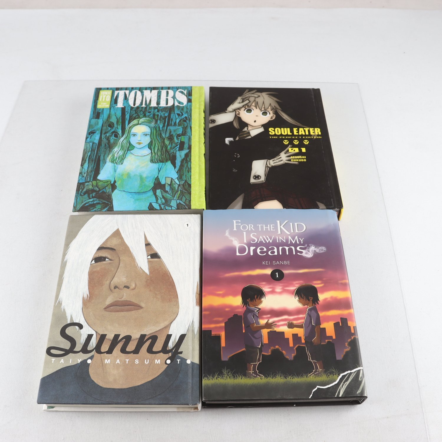 Inbunden manga, bokpaket med 4 volymer