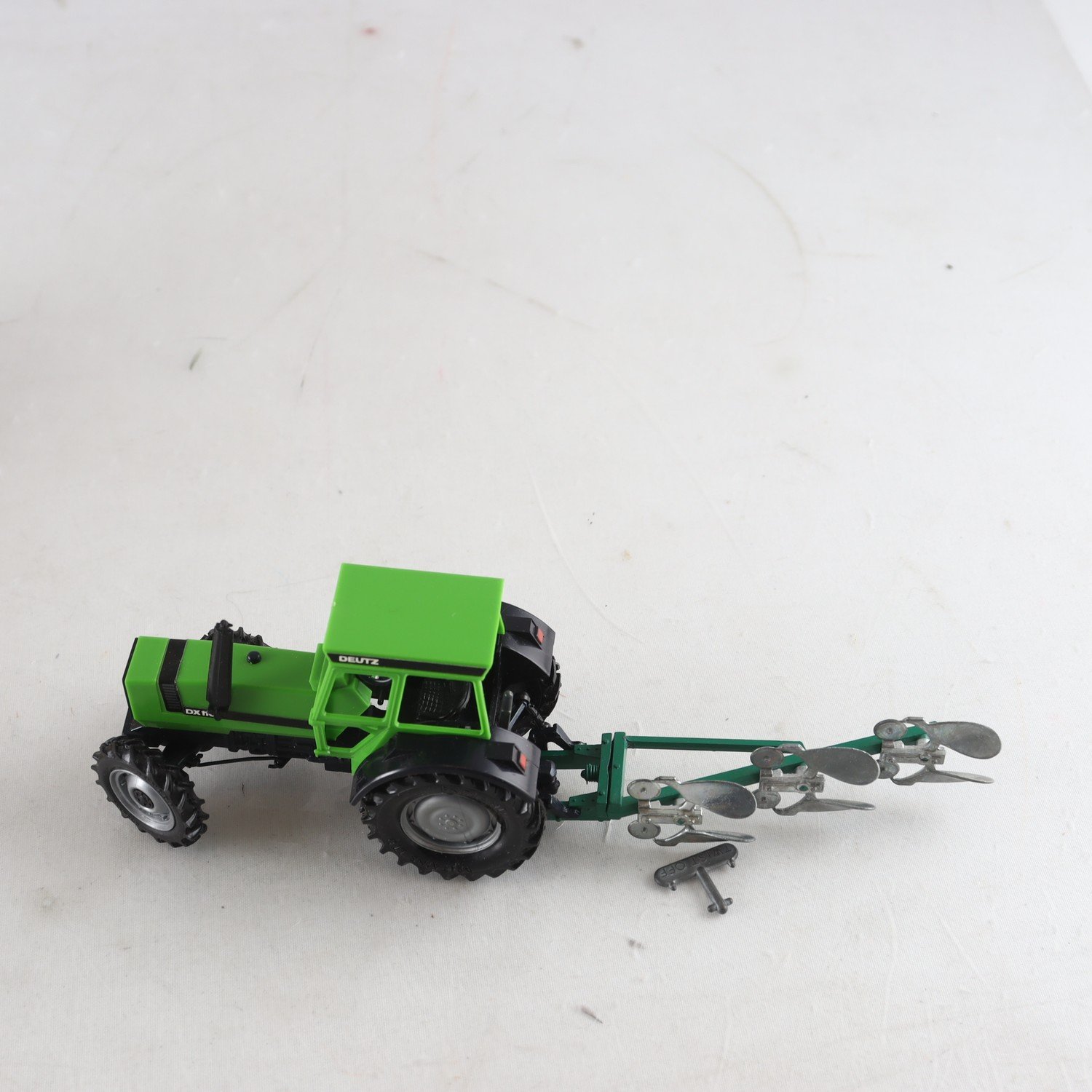 Traktor, Britains ltd