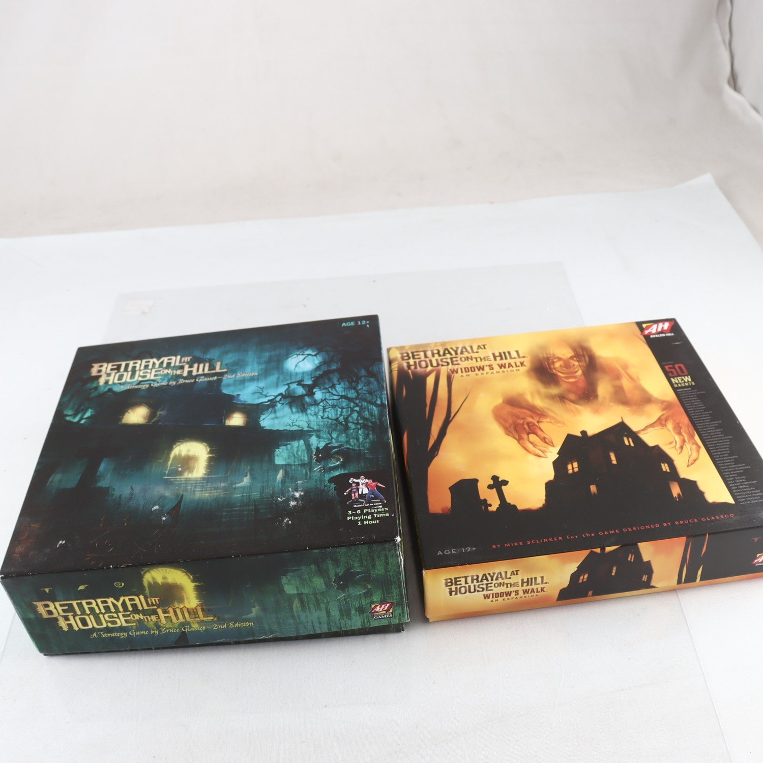 Spel, Betrayal at the house on the hill & Widows walk expansion